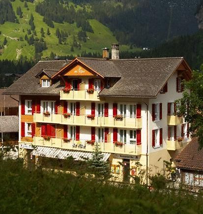 Hotel Des Alpes Кандерстег Екстериор снимка