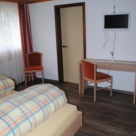 Hotel Des Alpes Кандерстег Екстериор снимка
