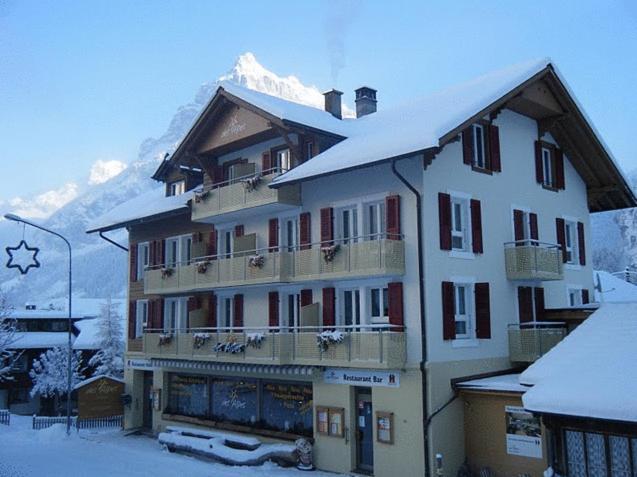 Hotel Des Alpes Кандерстег Екстериор снимка