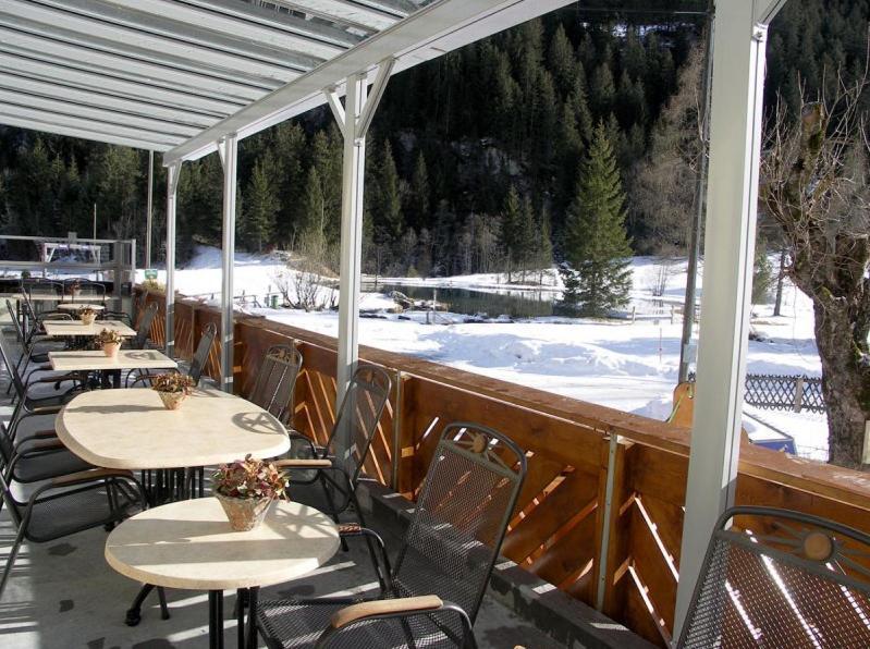 Hotel Des Alpes Кандерстег Екстериор снимка